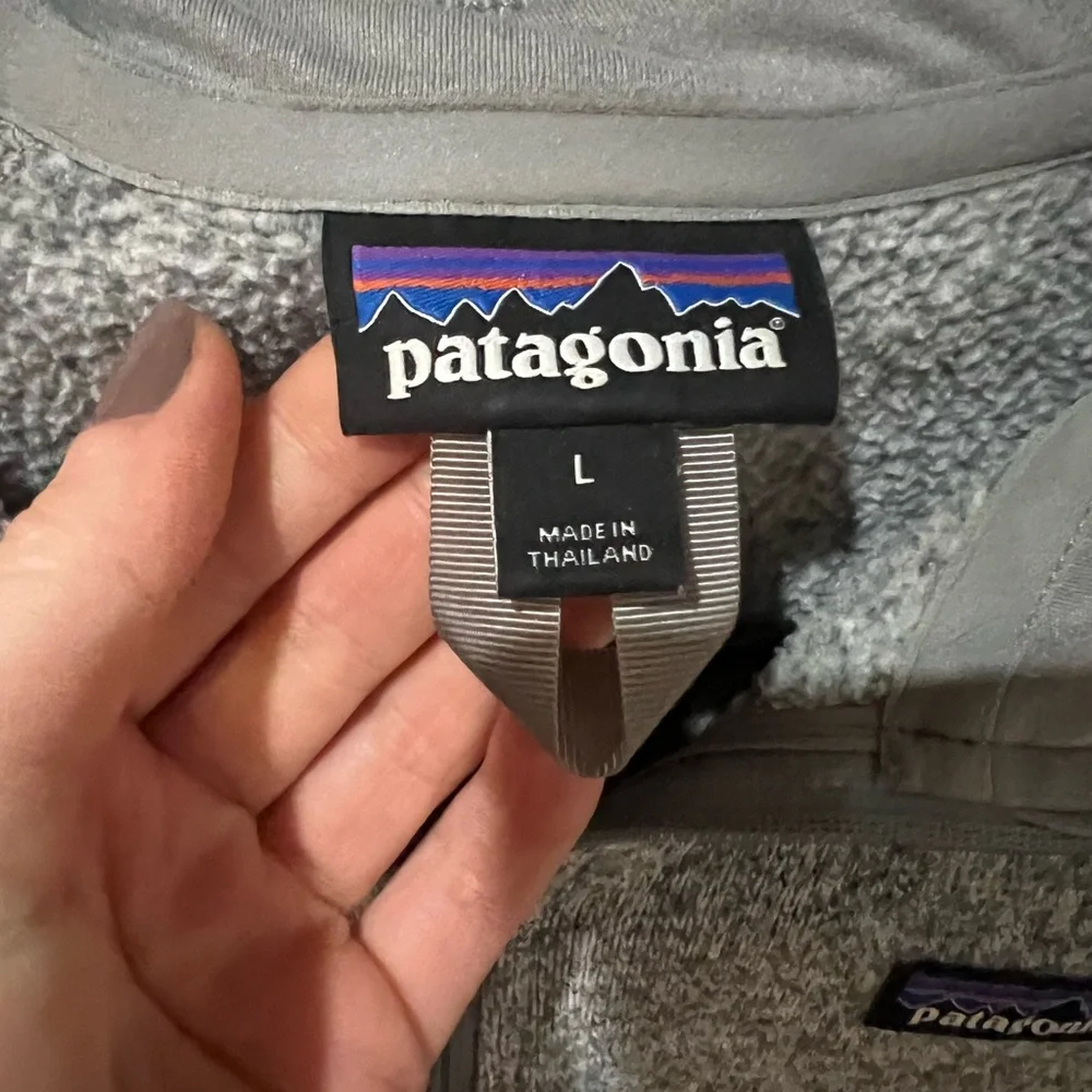 Patagonia gray pullover, size large - Picture 3 of 4